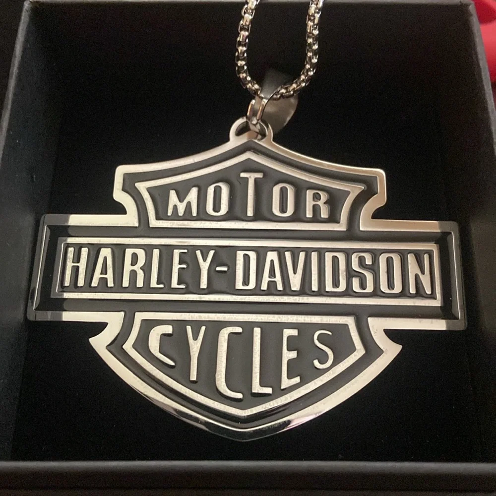 - HD Men’s / Black Necklace